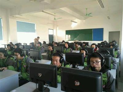 民合小学举行综合知识竞赛